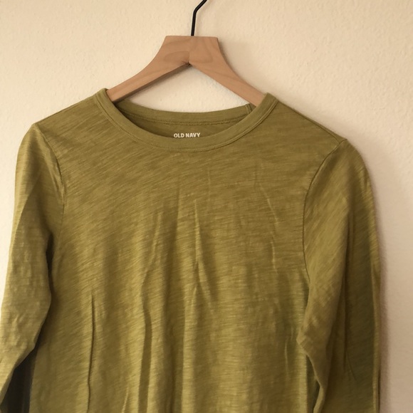 Old Navy EveryWear Long Sleeve T-Shirt - Picture 4 of 7